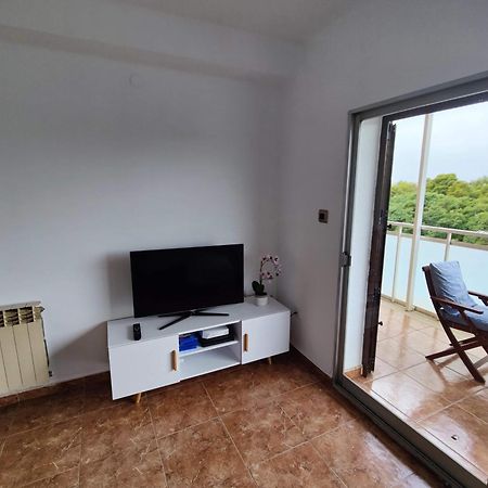 Апартаменты Sunny Flat With Balcony And Sea Views Камбрильс Экстерьер фото